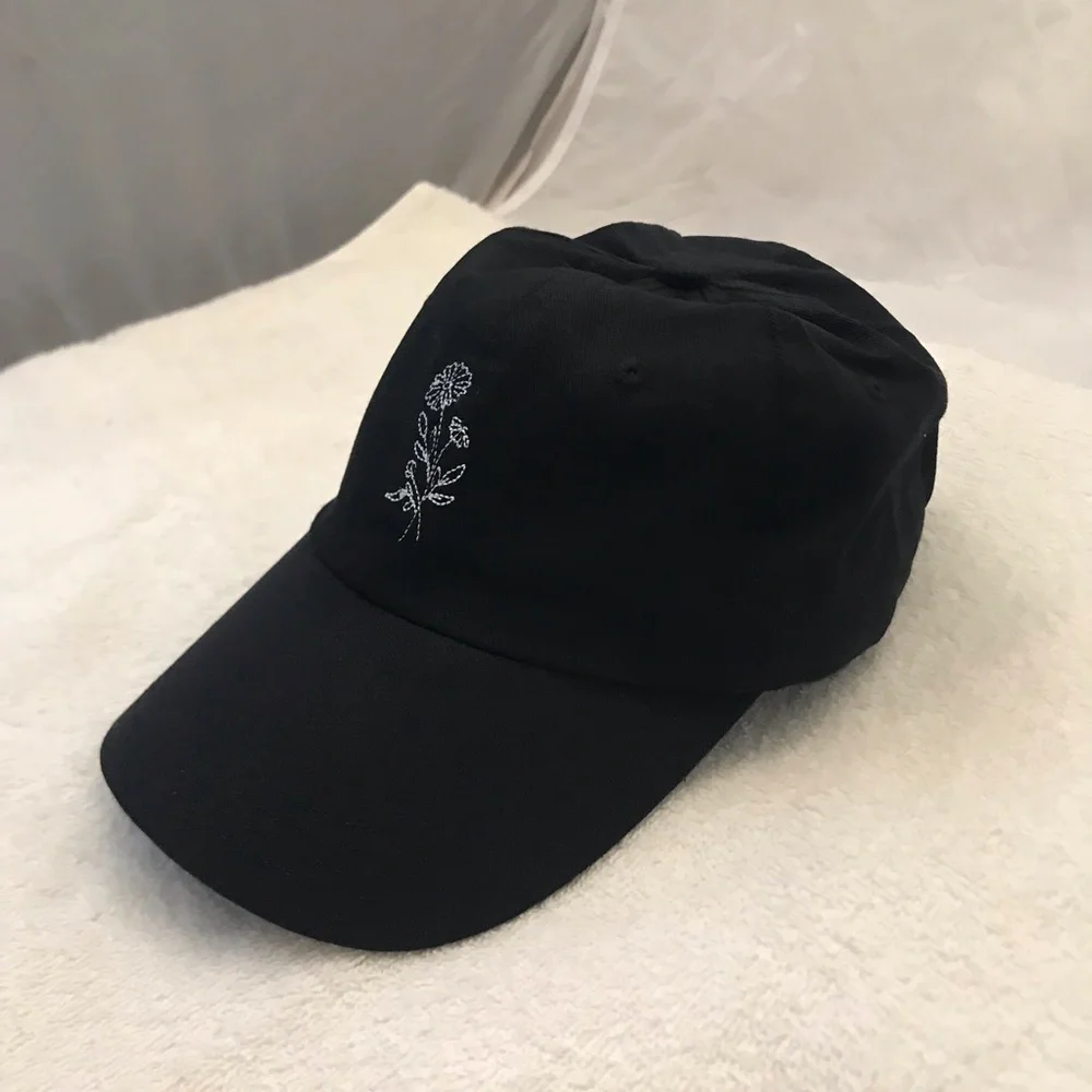 Women's Adjustable Black & White Flower Cap